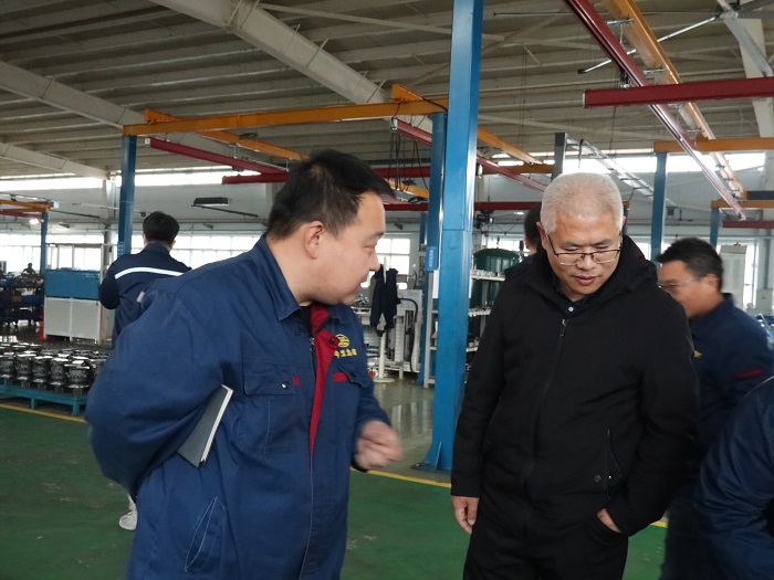 山東卡特重工機(jī)械有限公司劉總一行蒞臨力克川參觀(guān)交流 (2).JPG 山東卡特重工機(jī)械有限公司劉總一行蒞臨力克川參觀(guān)交流 (2).JPG