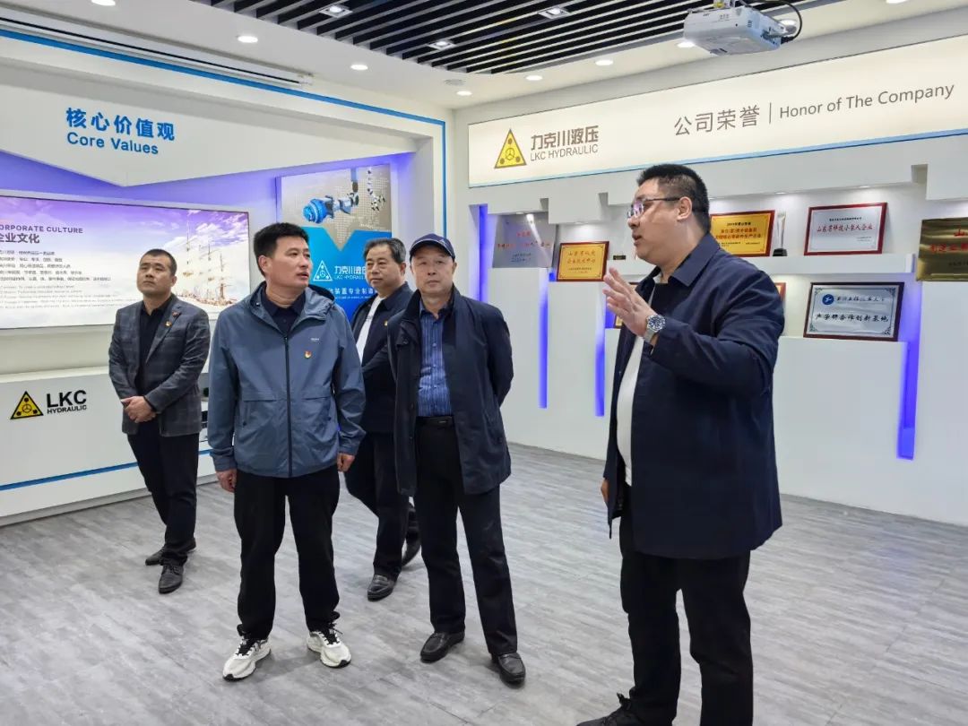 1745455772159461.jpg 共敘鄉(xiāng)情 共謀發(fā)展2.jpg