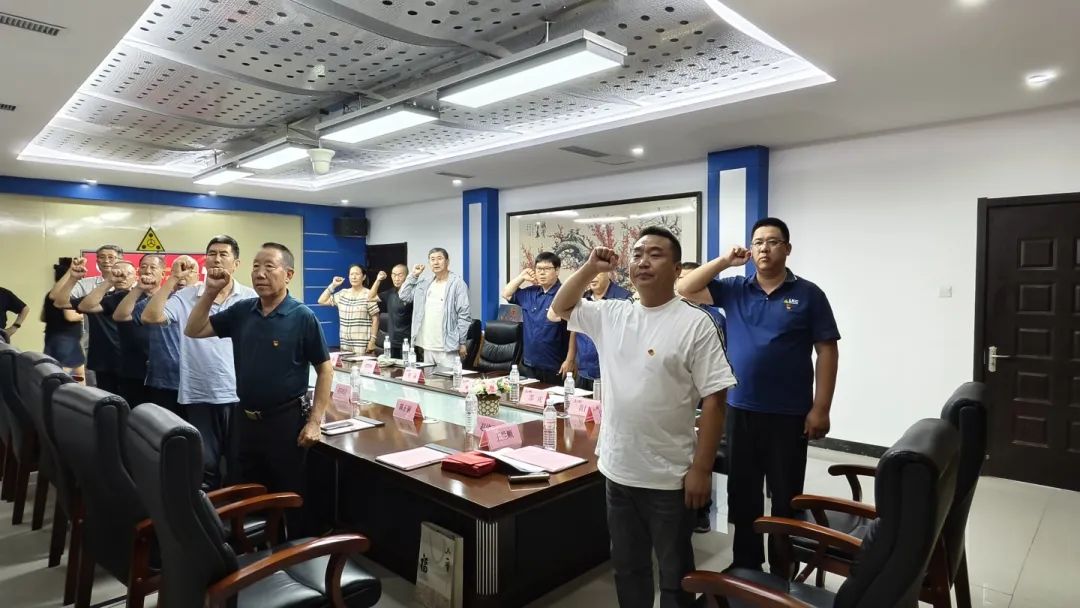 1751417274123170.jpg 舉辦慶祝中國共產(chǎn)黨成立104周年主題黨日活動6.jpg